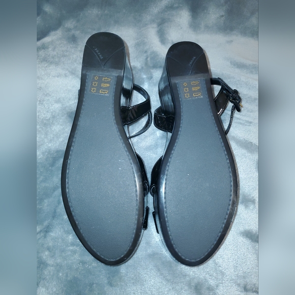 NWOB Prada Black Patent Leather Platform Wedge Sandal Size 37 1/2 - Picture 4 of 9